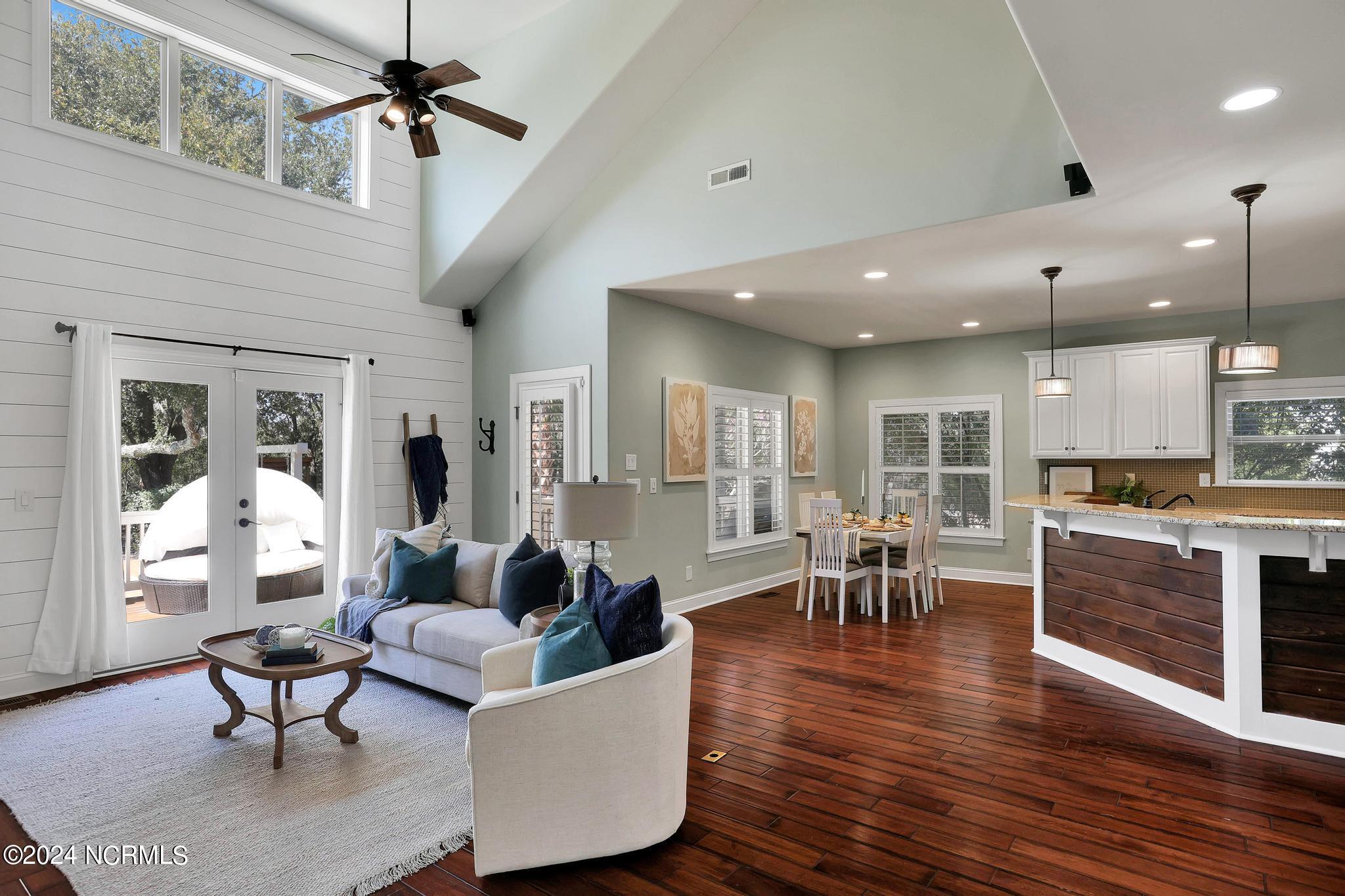 321 E Island View Drive