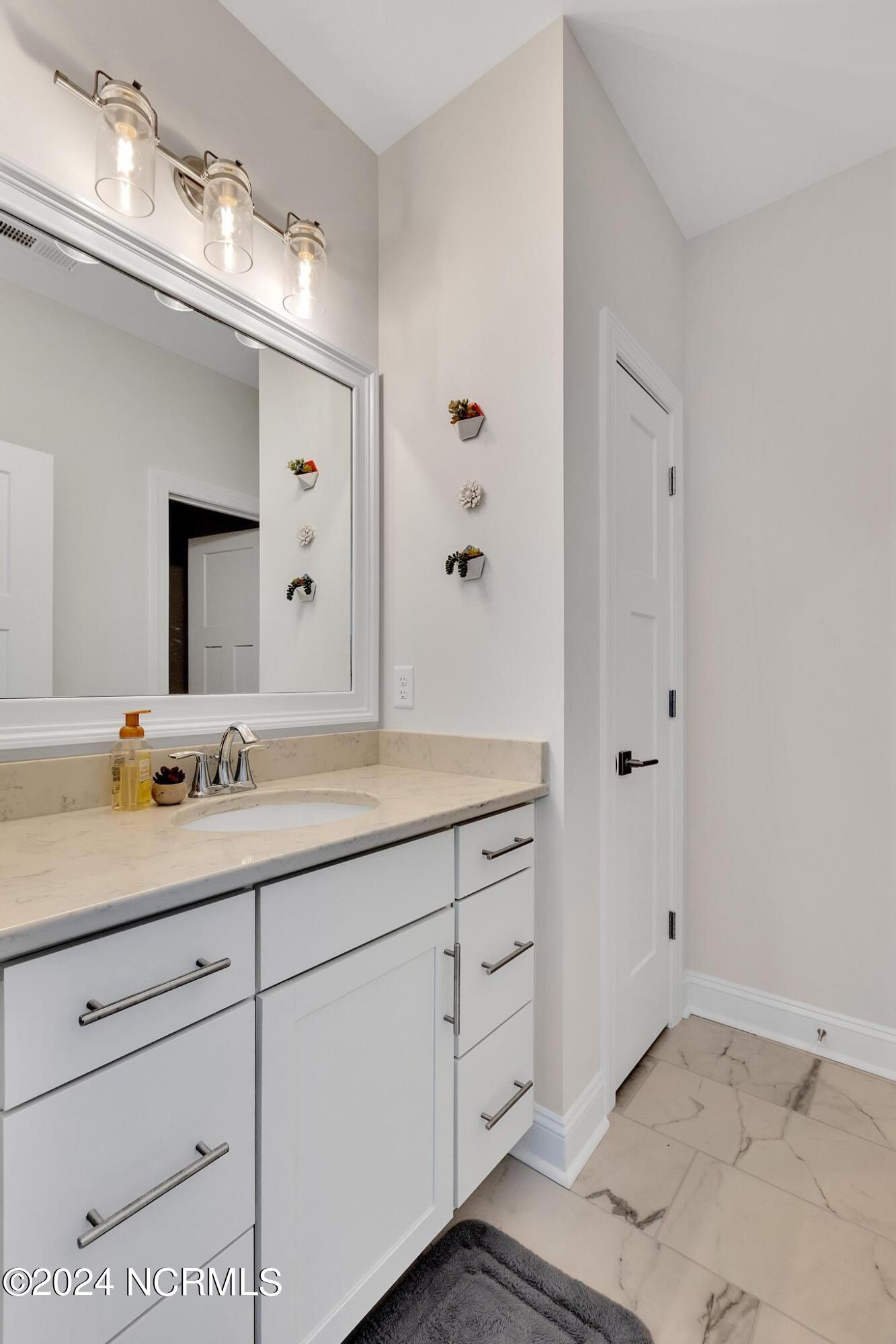 2201 Sloop Point Road