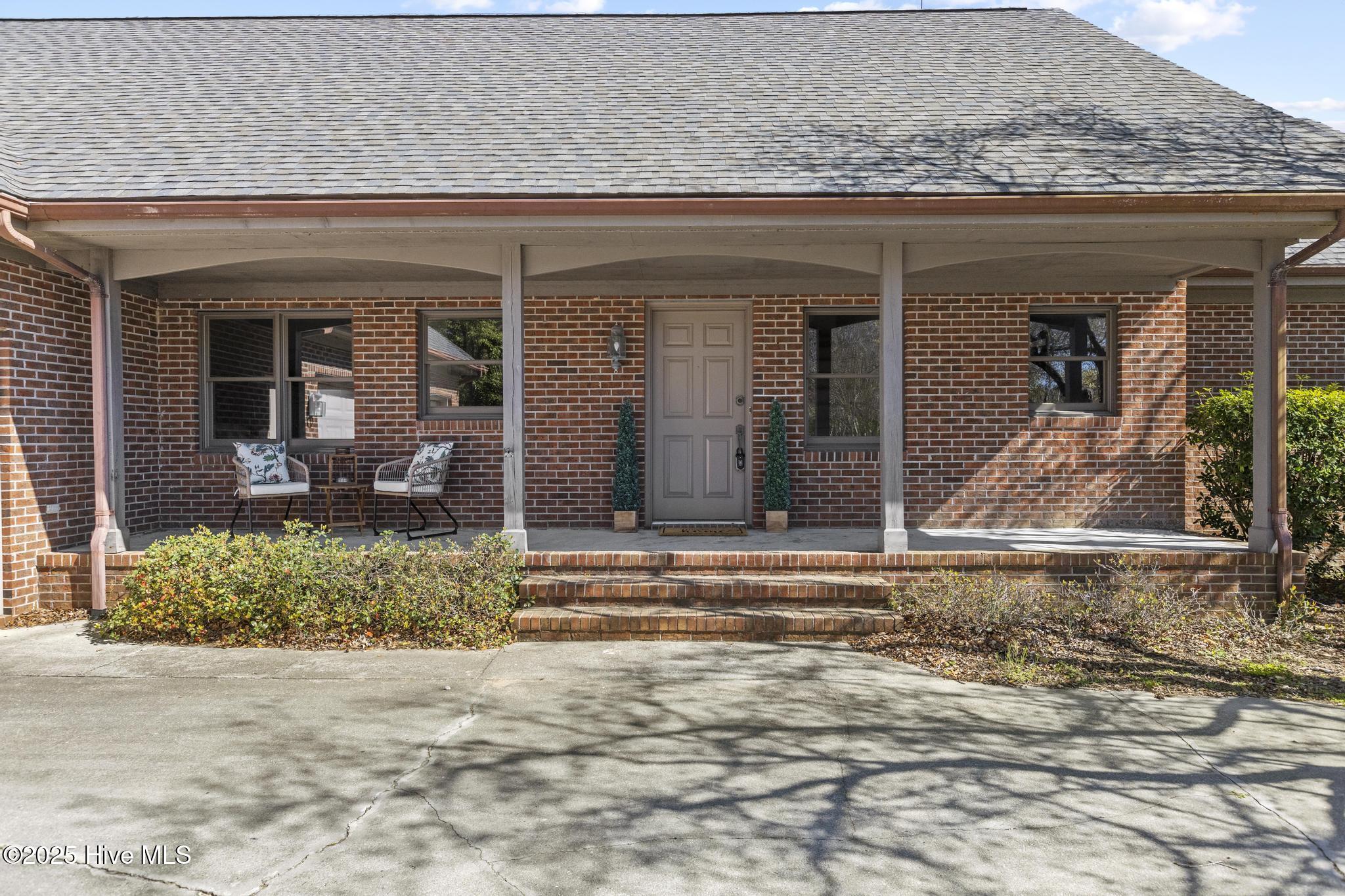 108 Inlet Court