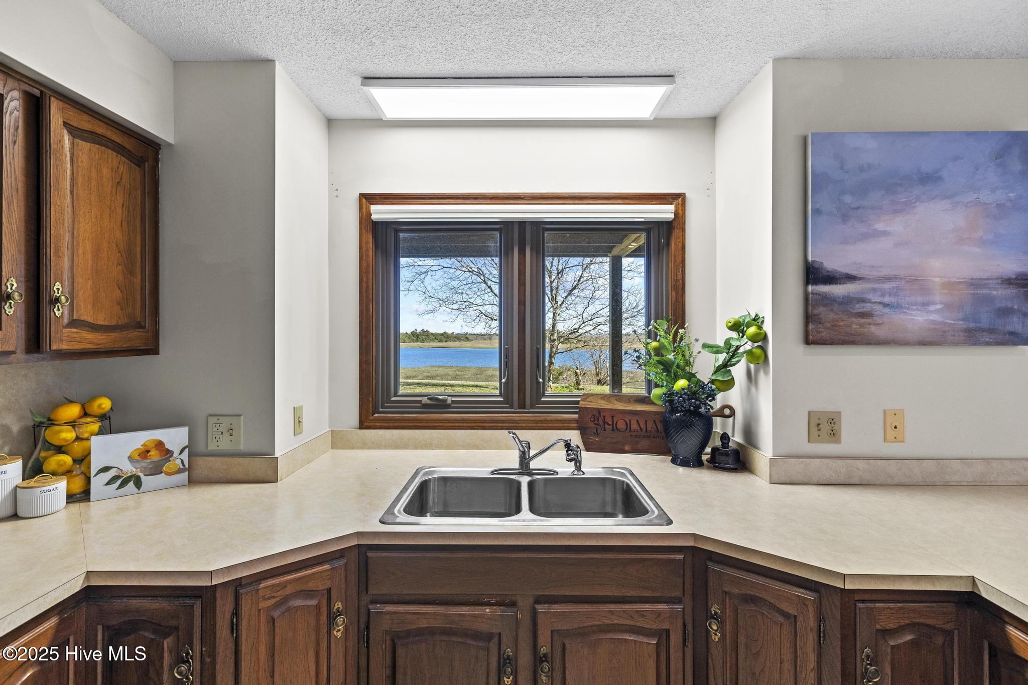 108 Inlet Court