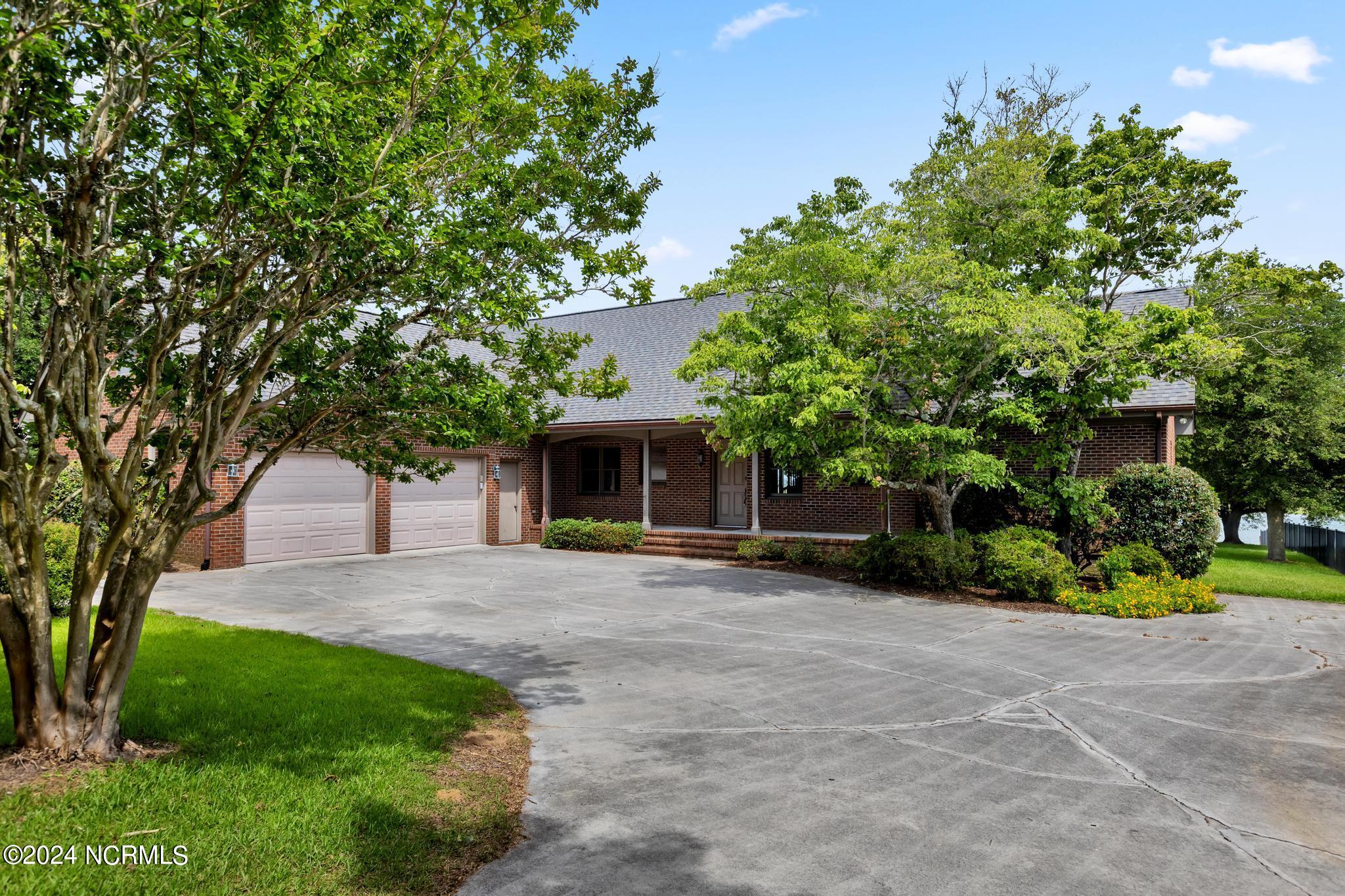 108 Inlet Court