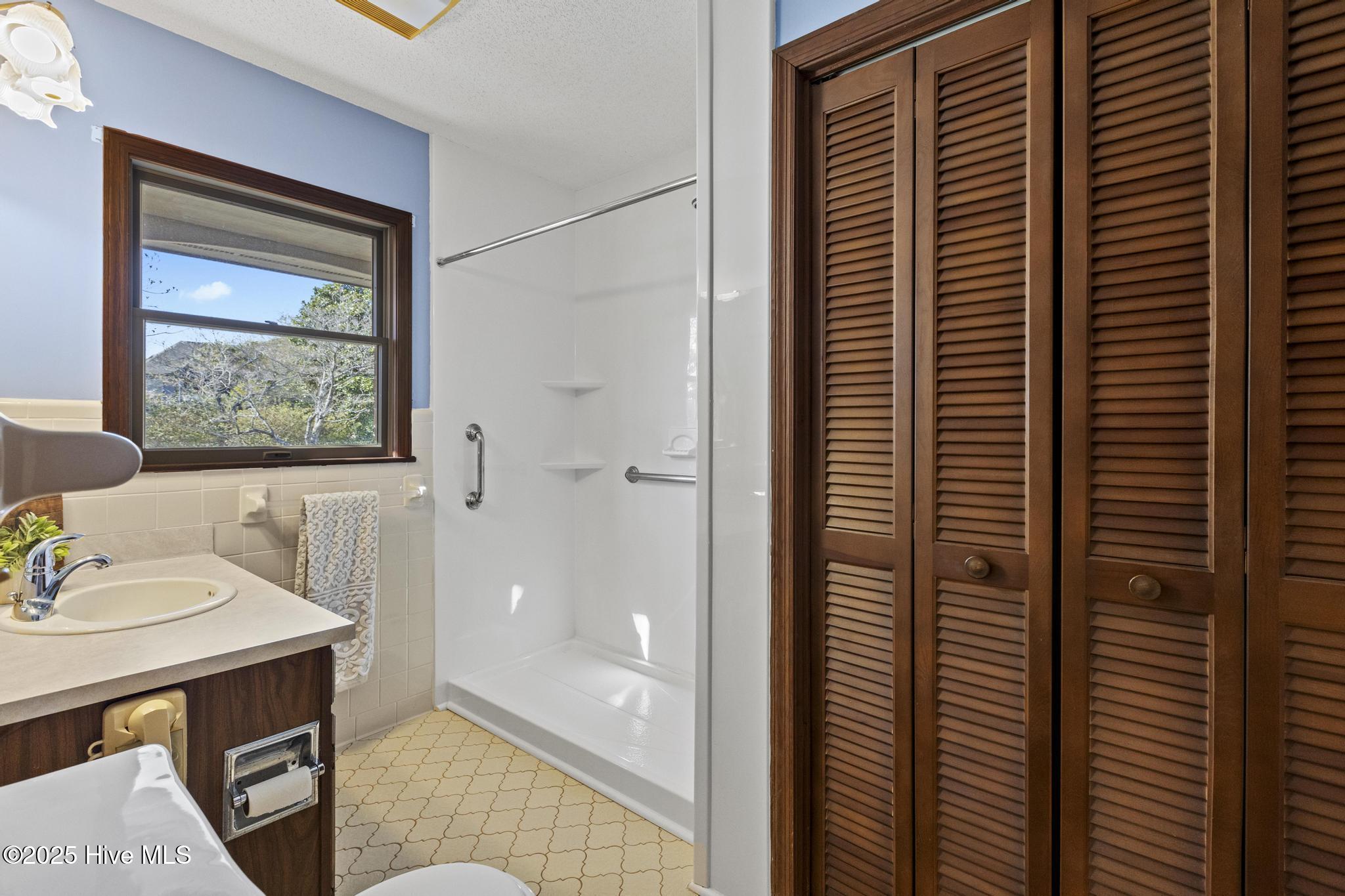 108 Inlet Court