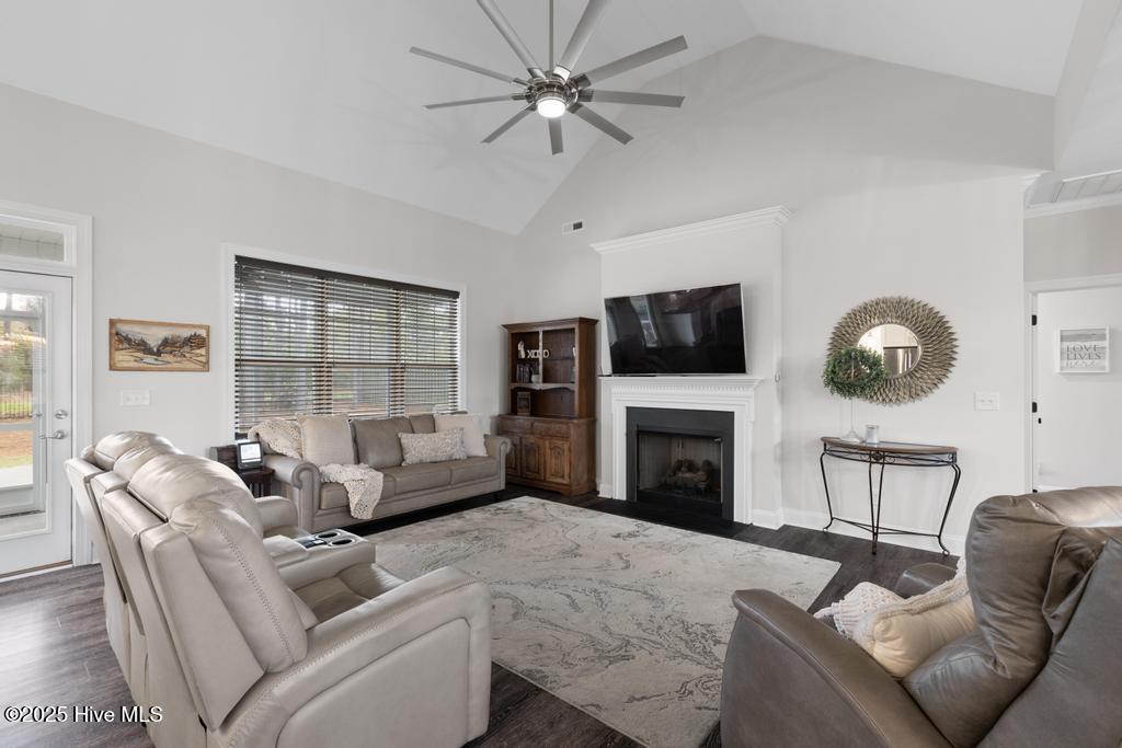 354 Crown Pointe Drive