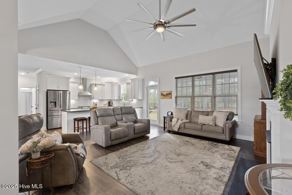 354 Crown Pointe Drive