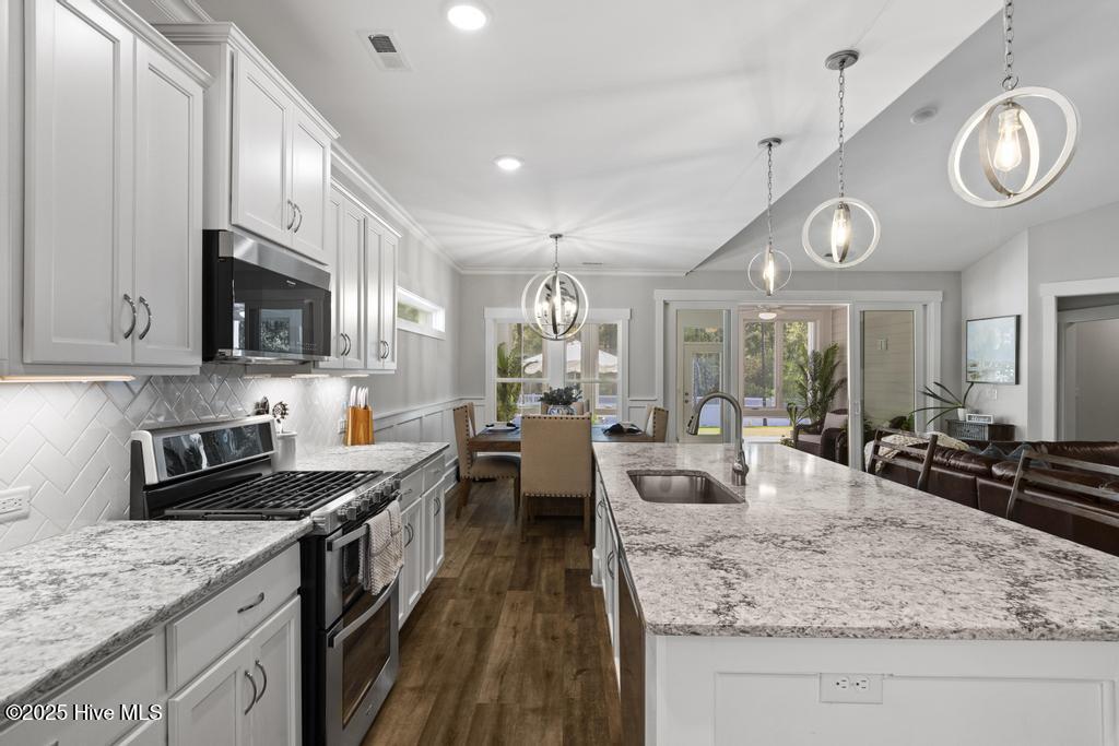 323 Lightning Bug Lane