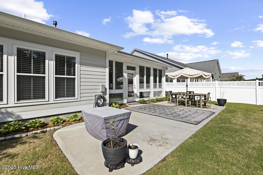 323 Lightning Bug Lane