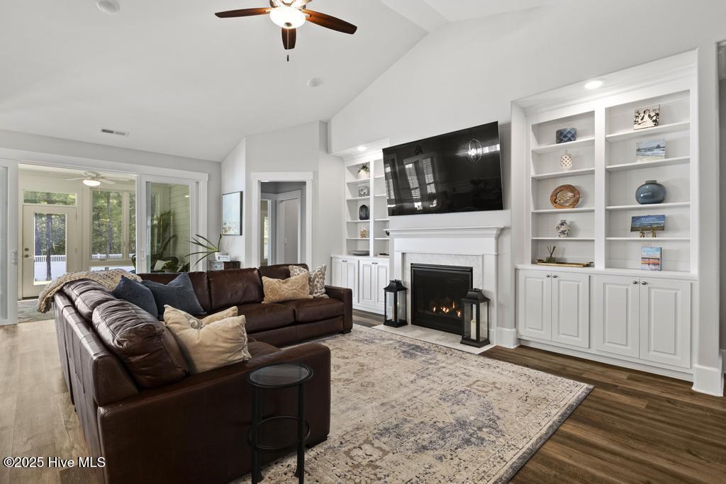 323 Lightning Bug Lane