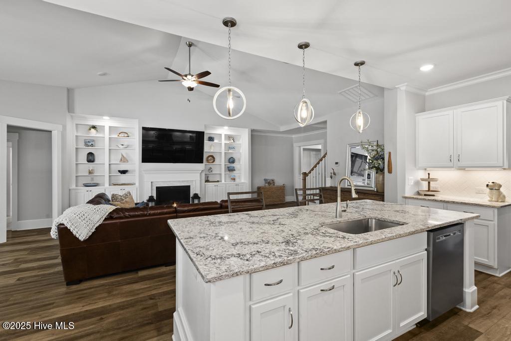 323 Lightning Bug Lane