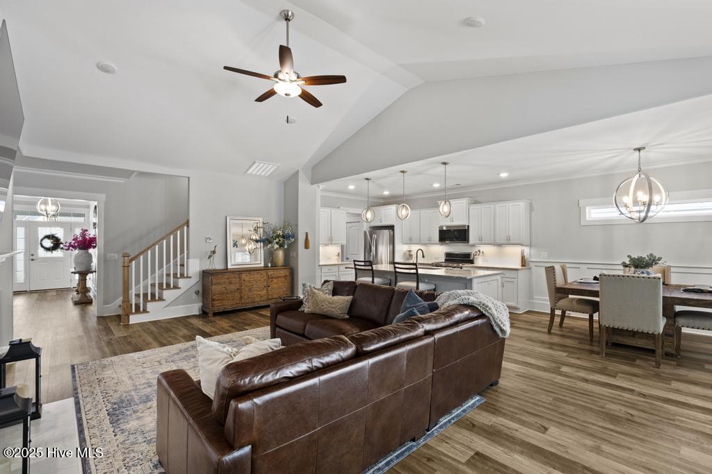 323 Lightning Bug Lane