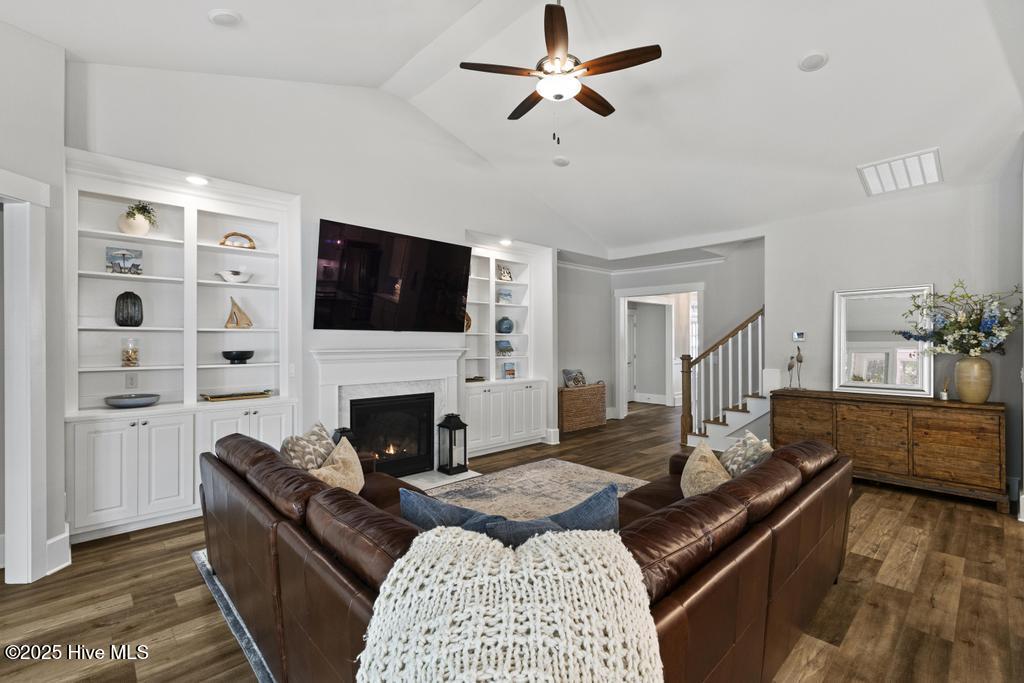 323 Lightning Bug Lane