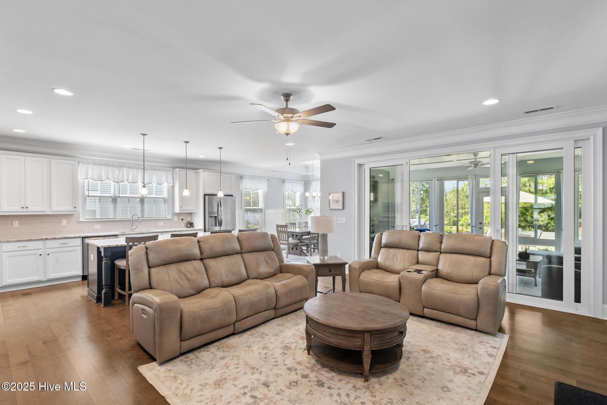 328 Lake Firefly Loop