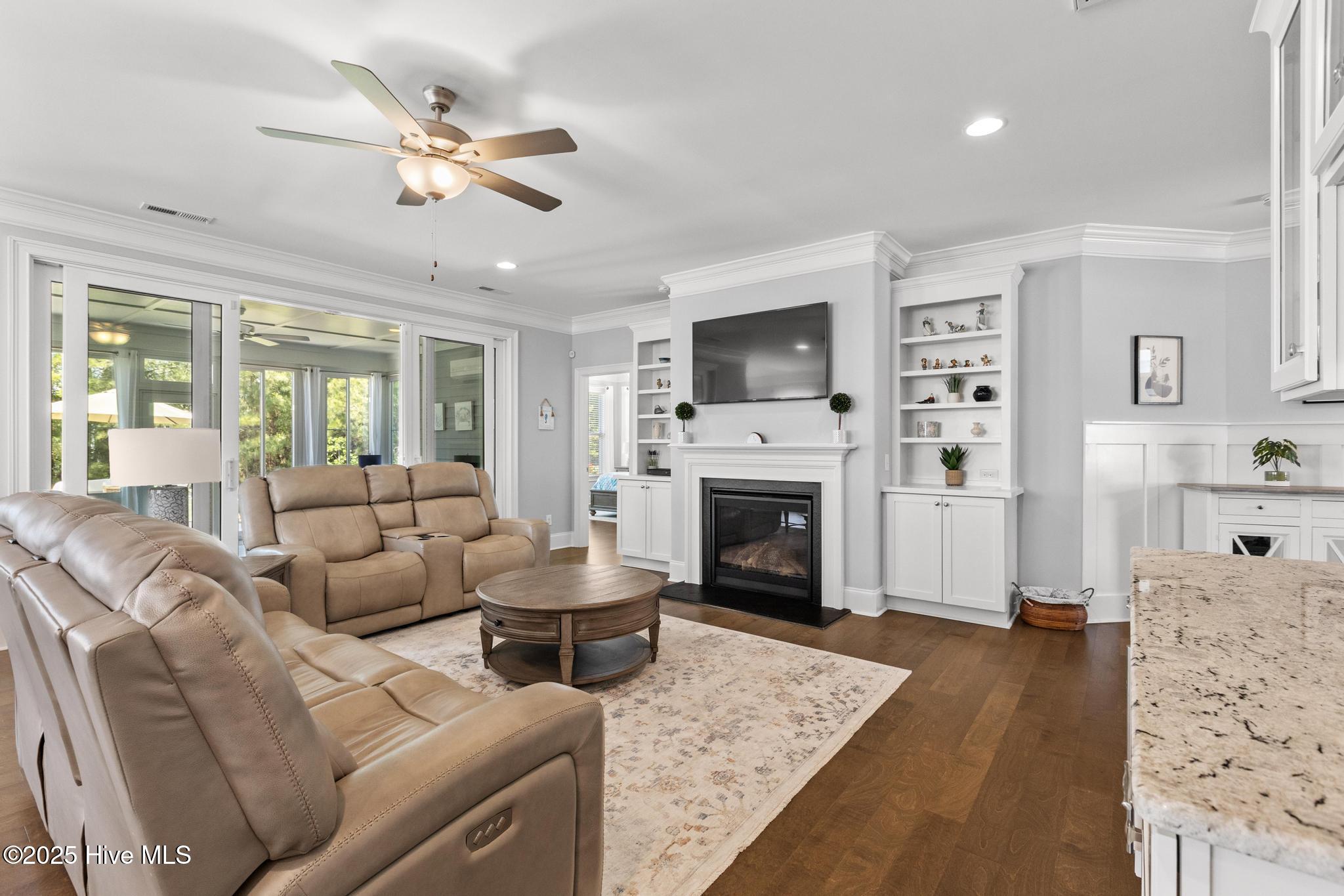 328 Lake Firefly Loop