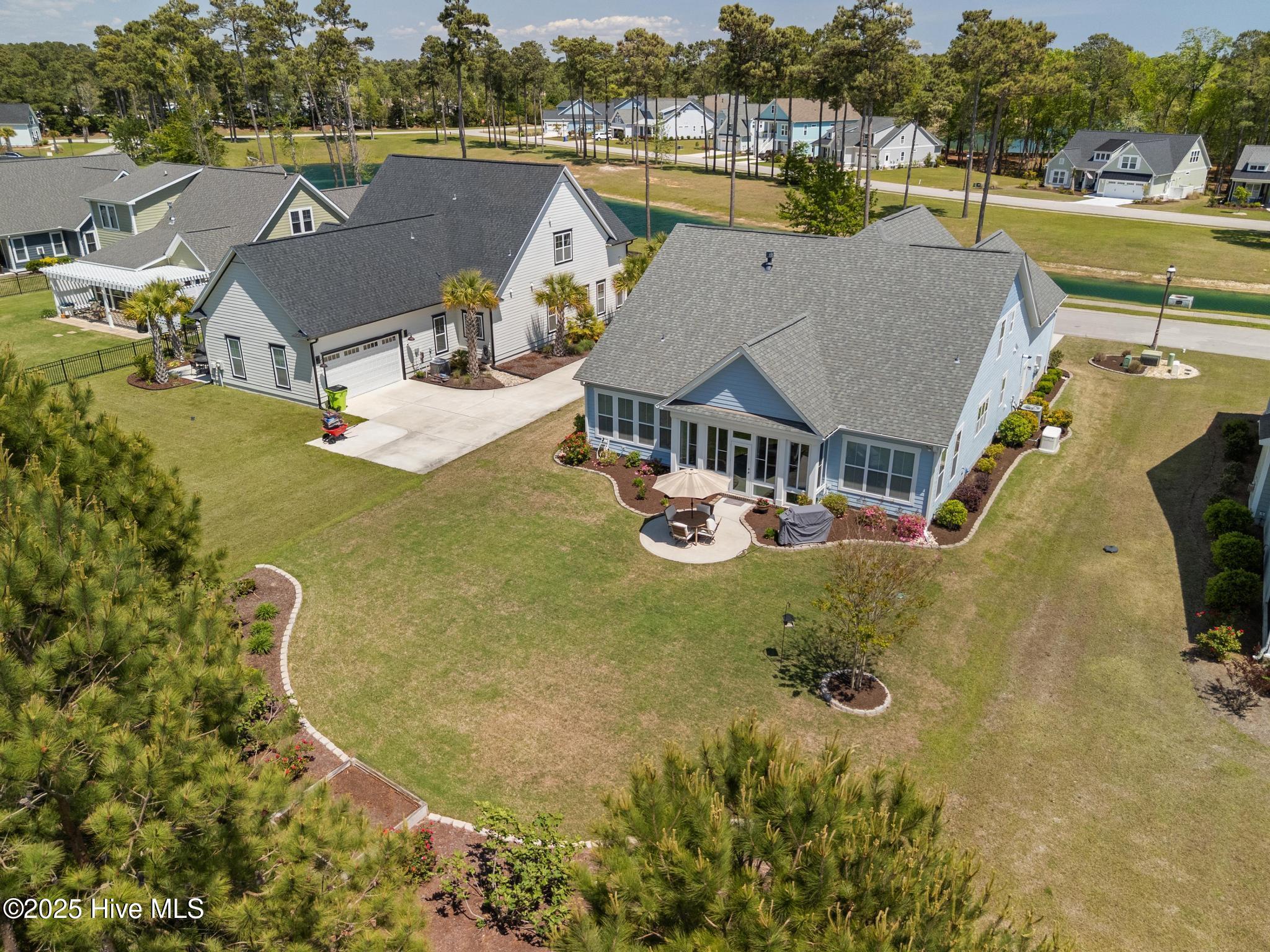 328 Lake Firefly Loop