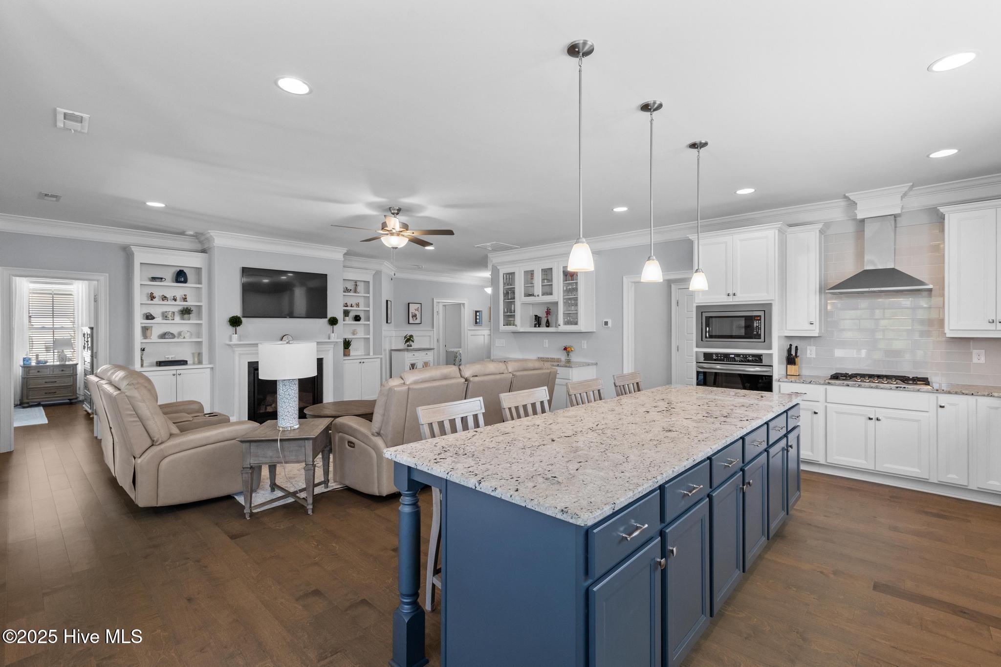 328 Lake Firefly Loop