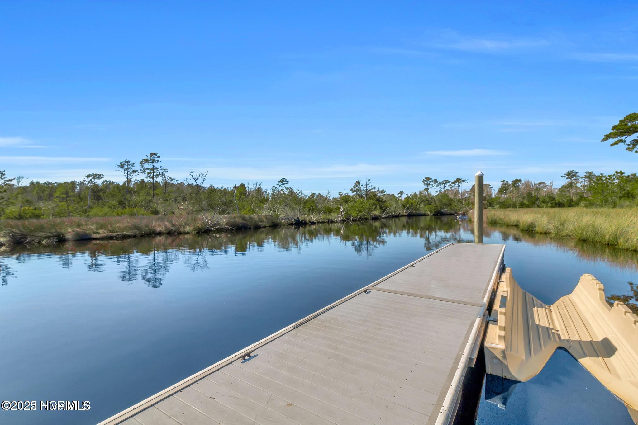 328 Lake Firefly Loop