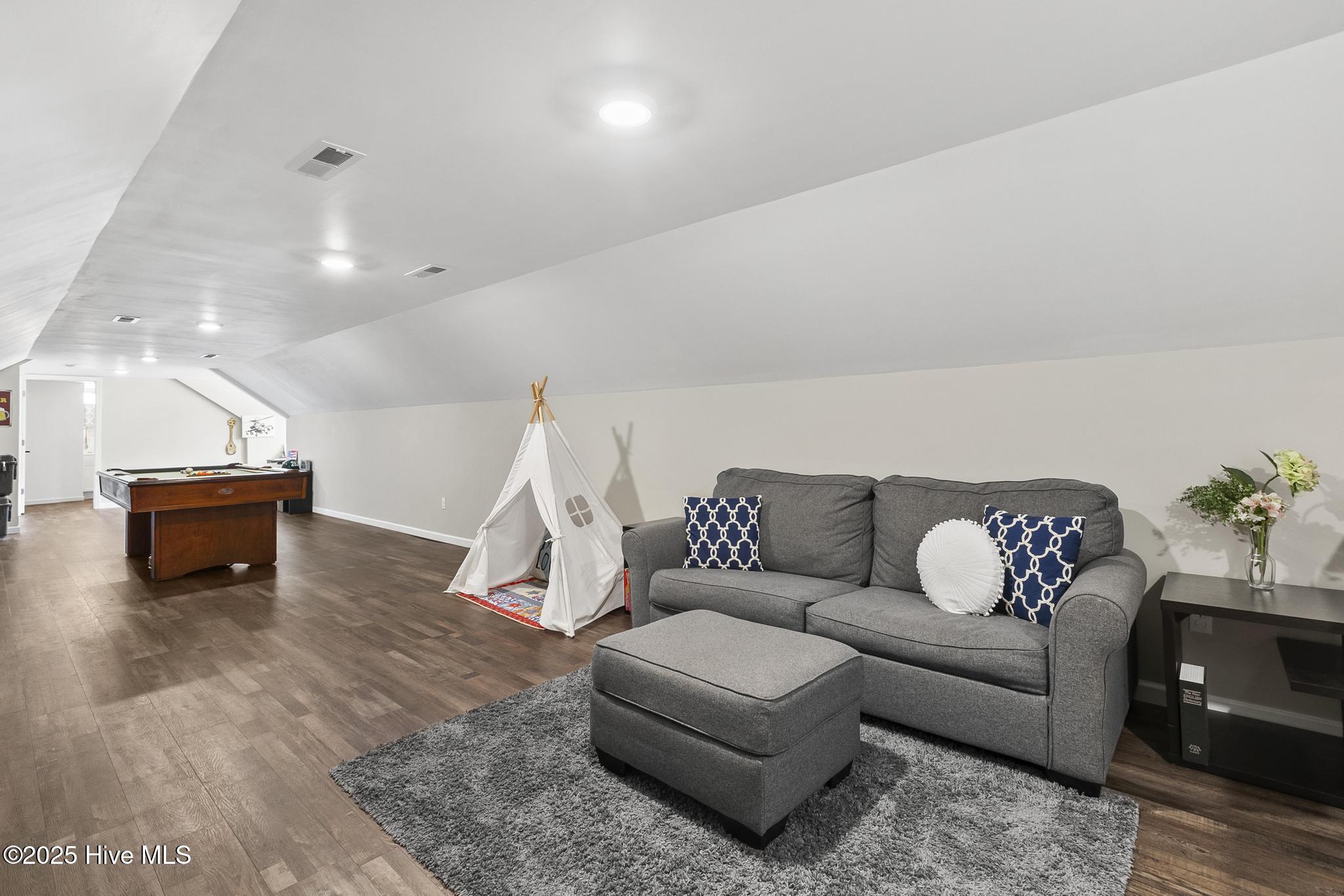 345 Knollwood Drive