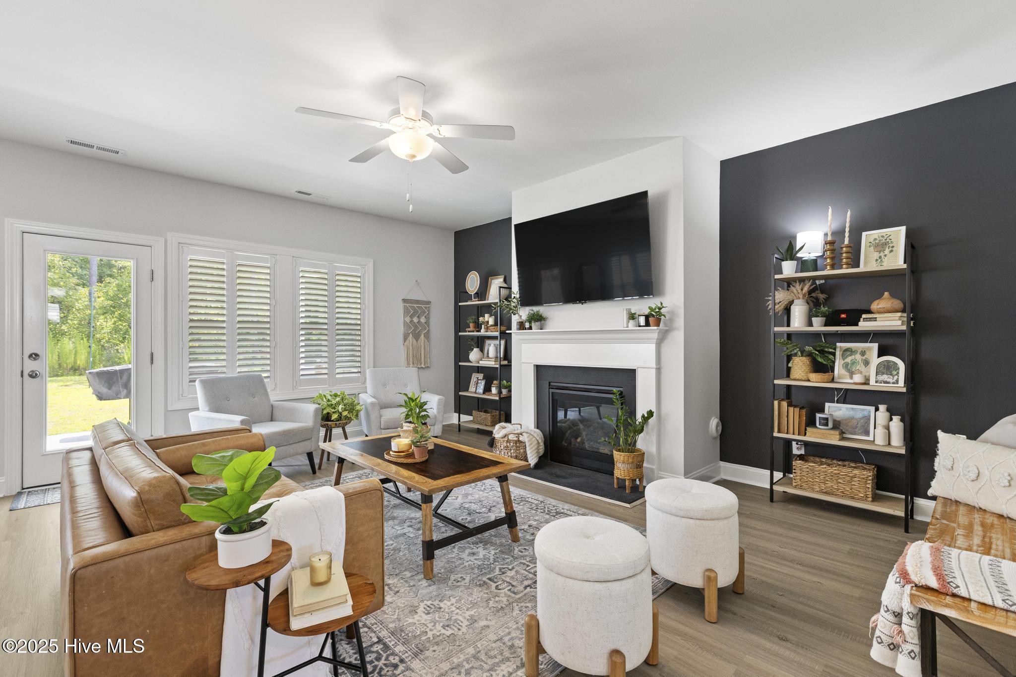 210 W Weatherbee Way