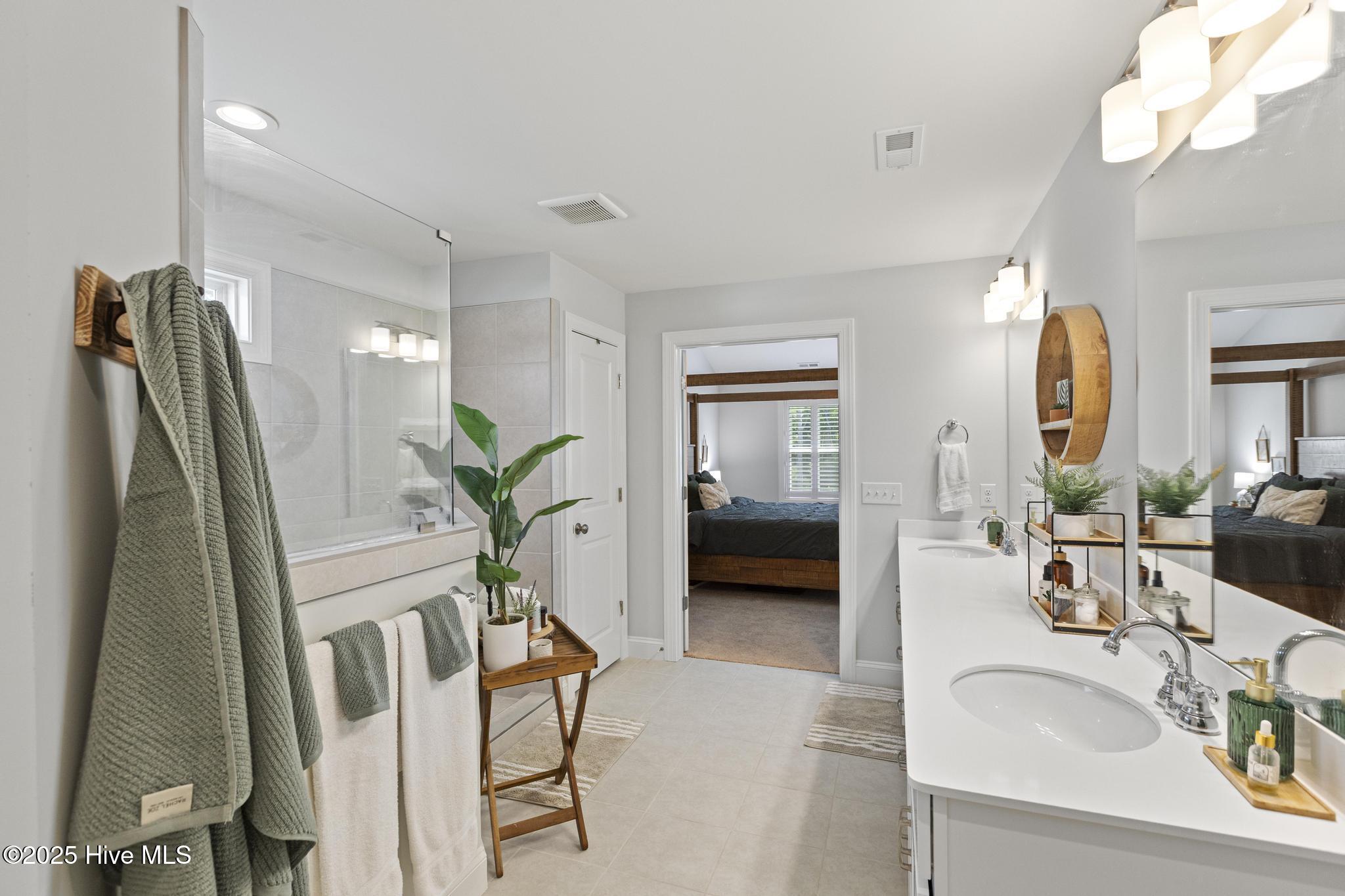 210 W Weatherbee Way