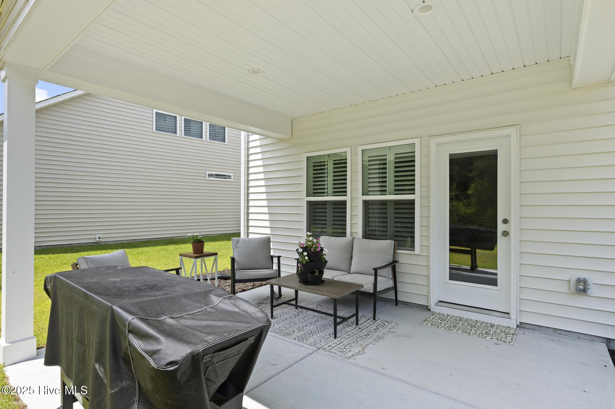 210 W Weatherbee Way