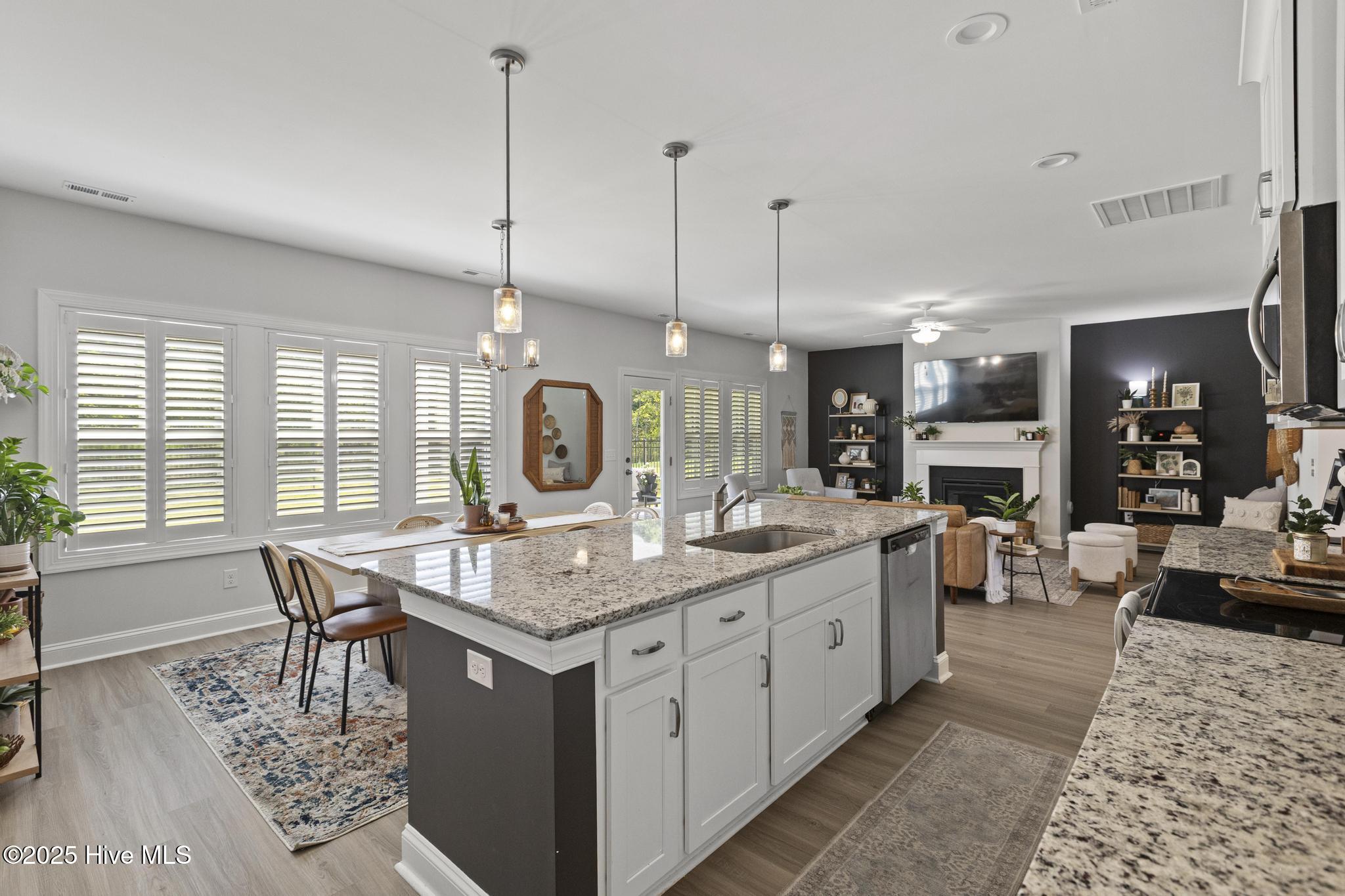 210 W Weatherbee Way