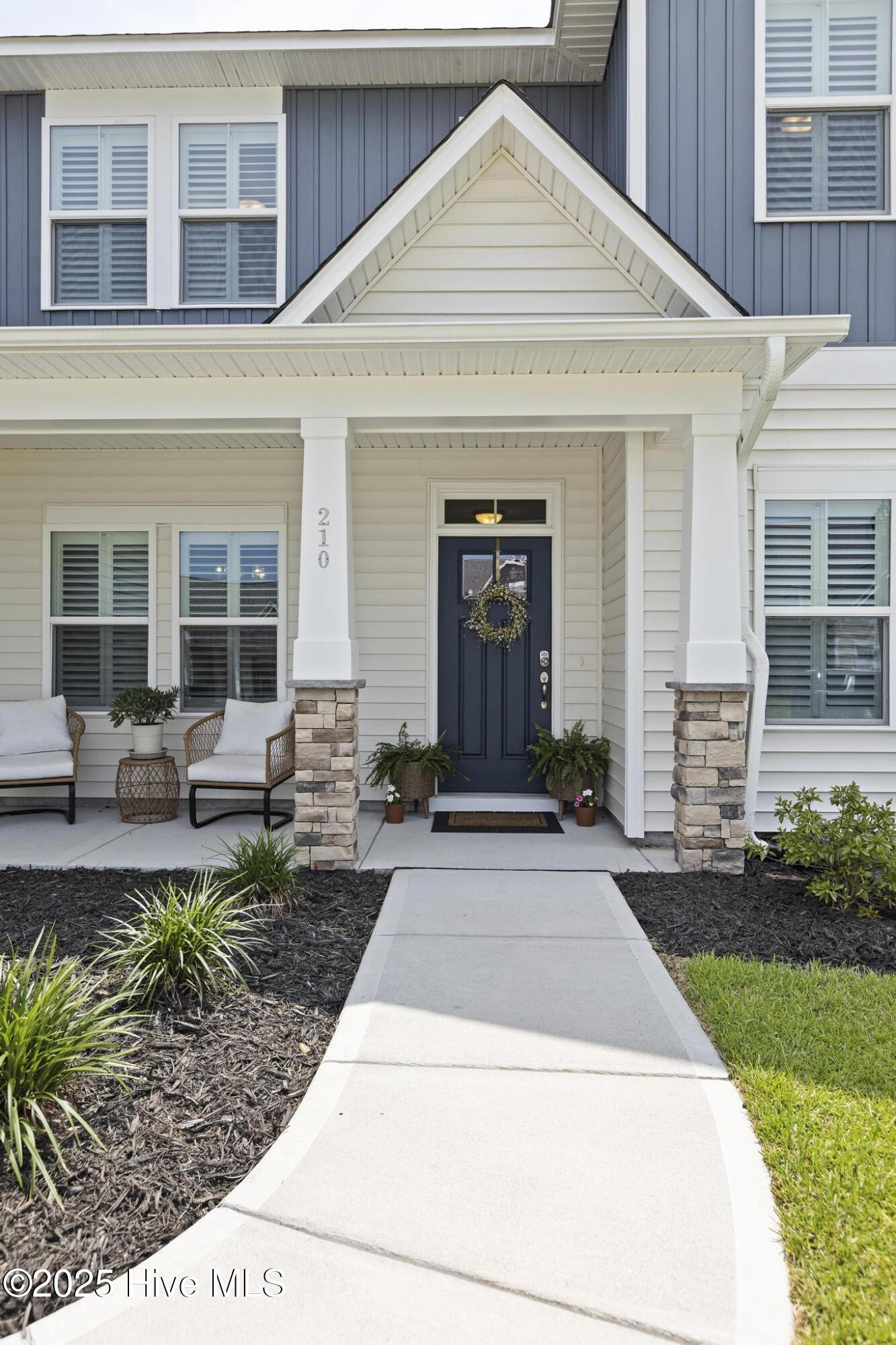 210 W Weatherbee Way