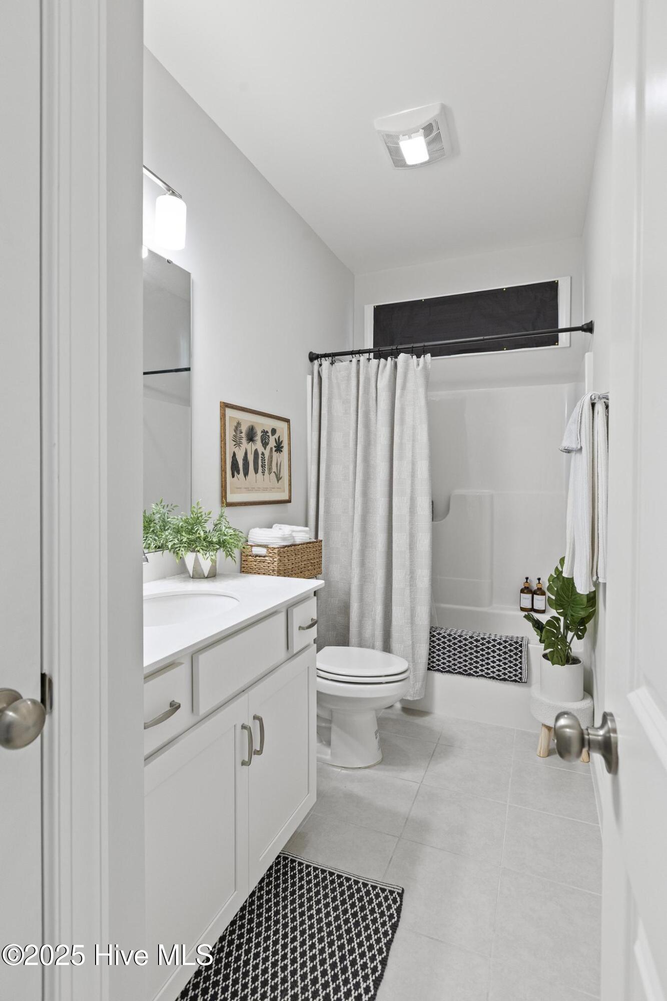 210 W Weatherbee Way