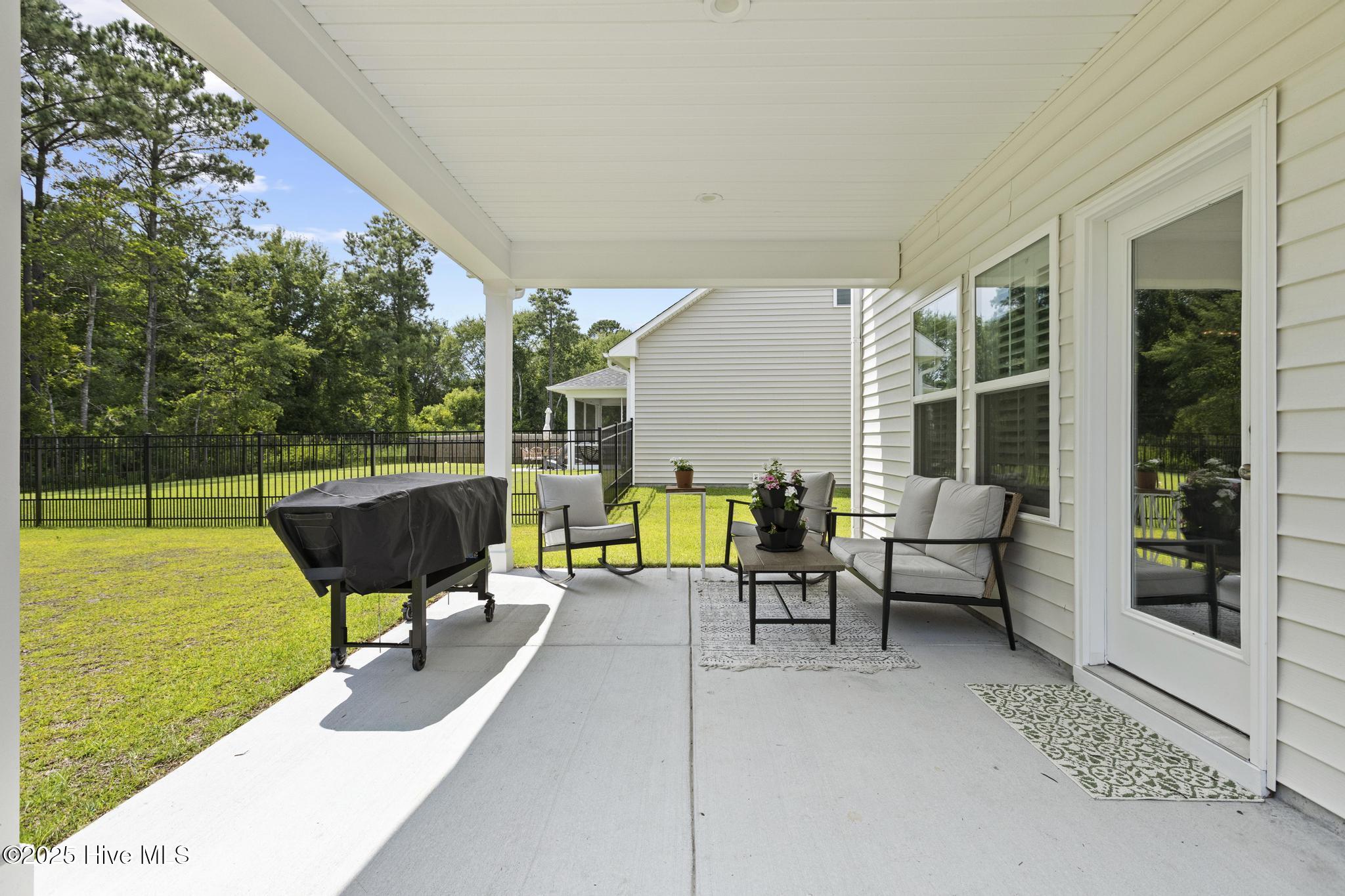 210 W Weatherbee Way