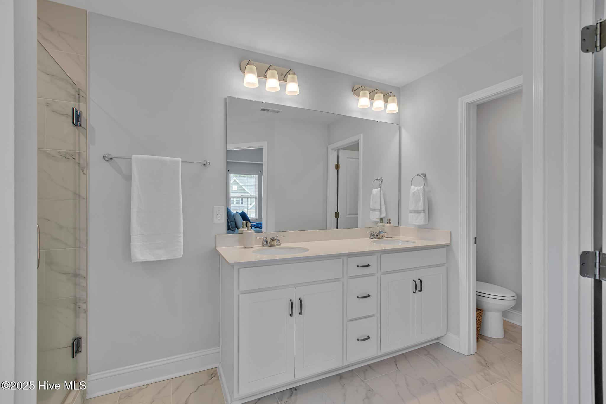 206 E Red Head Circle