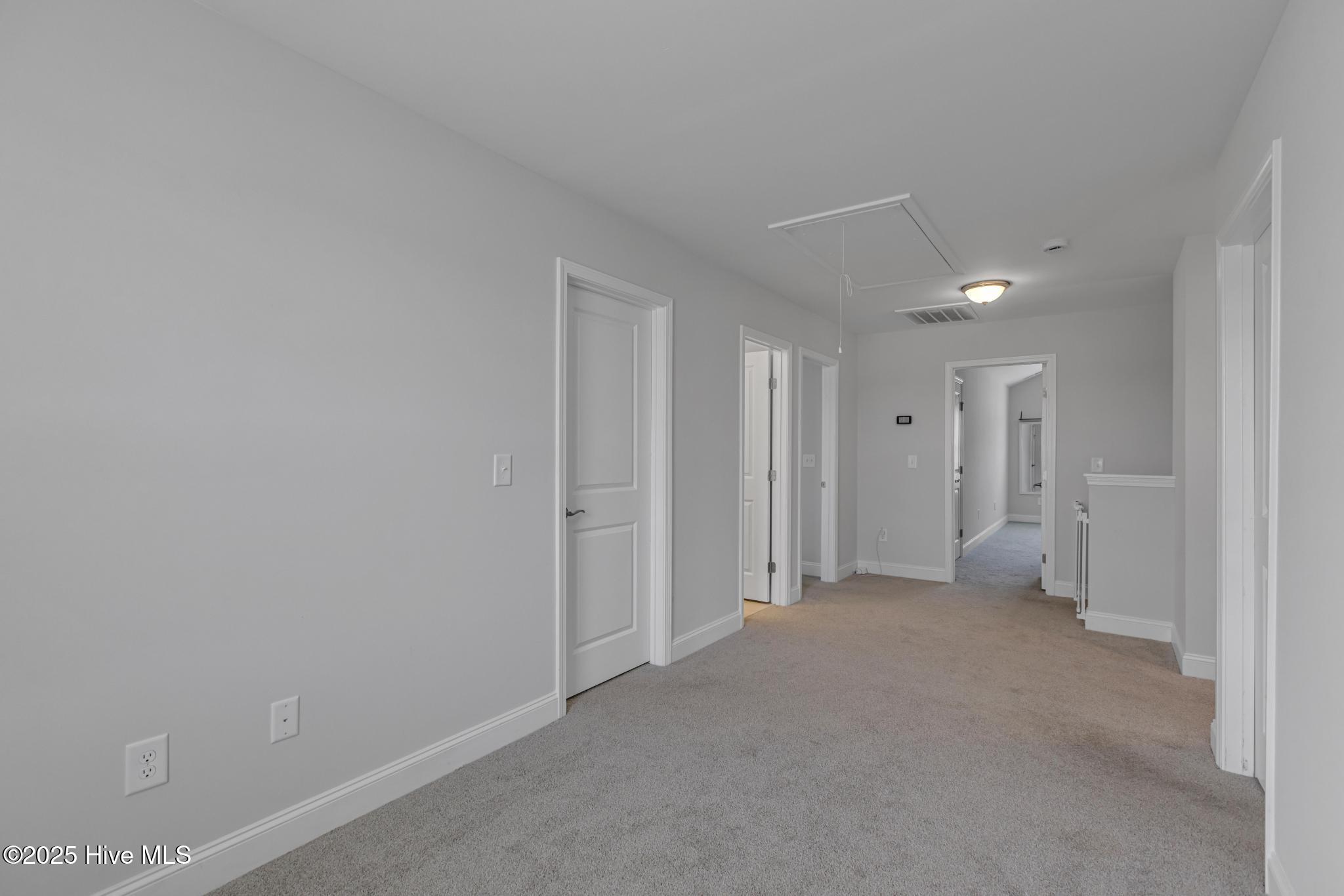 206 E Red Head Circle