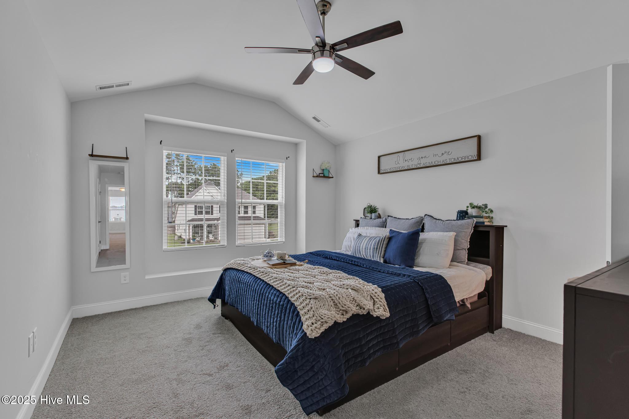 206 E Red Head Circle