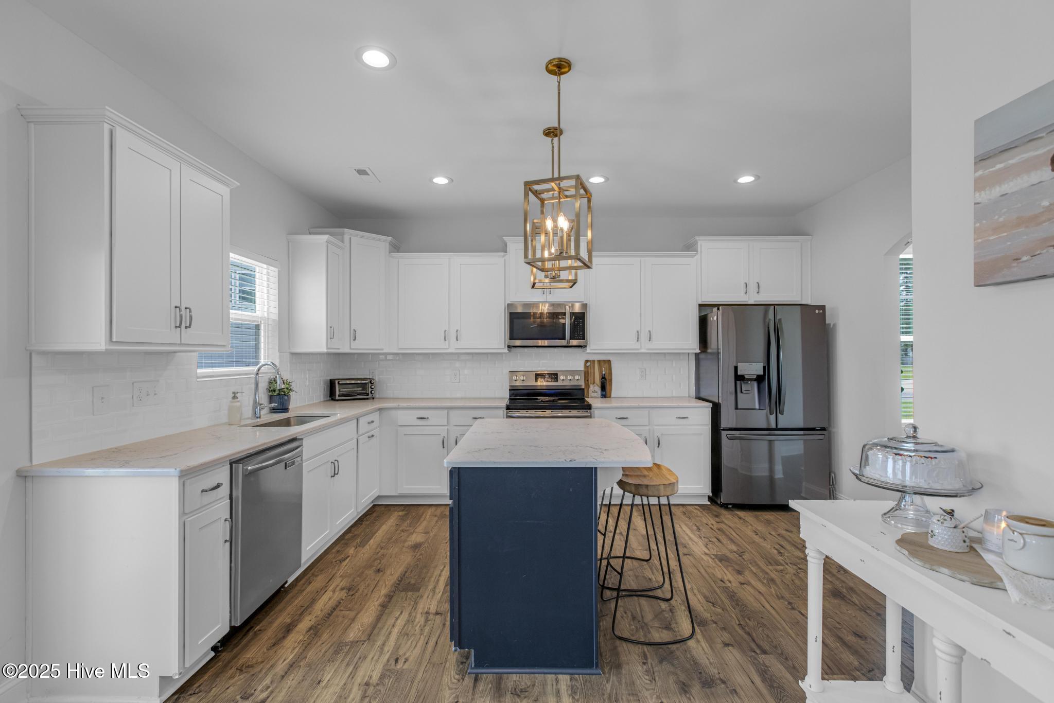 206 E Red Head Circle