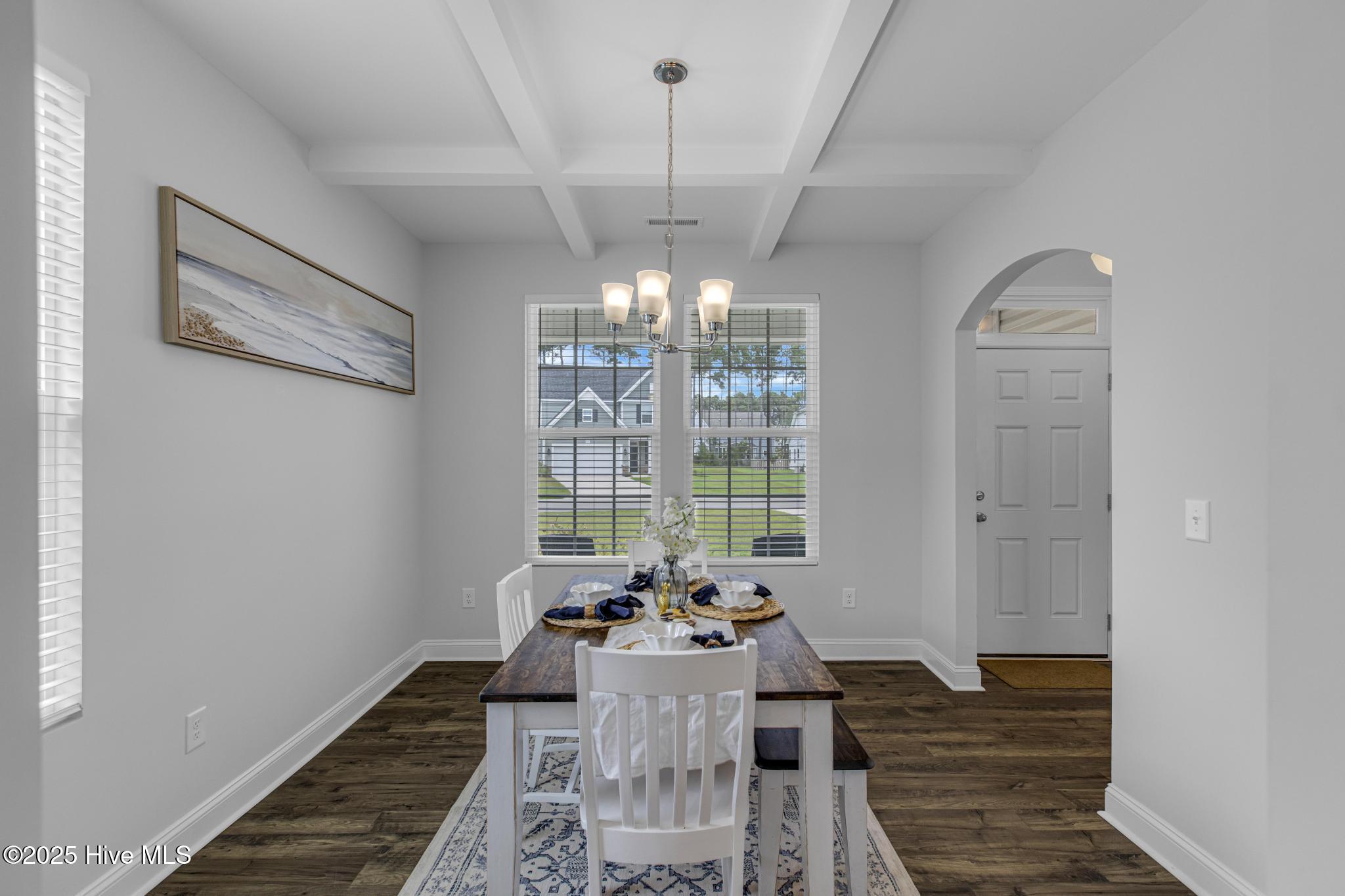 206 E Red Head Circle