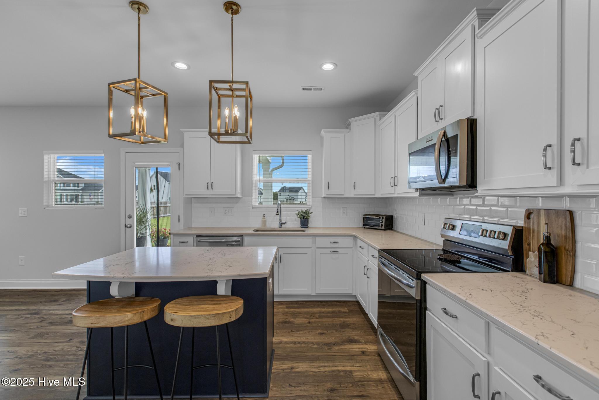 206 E Red Head Circle