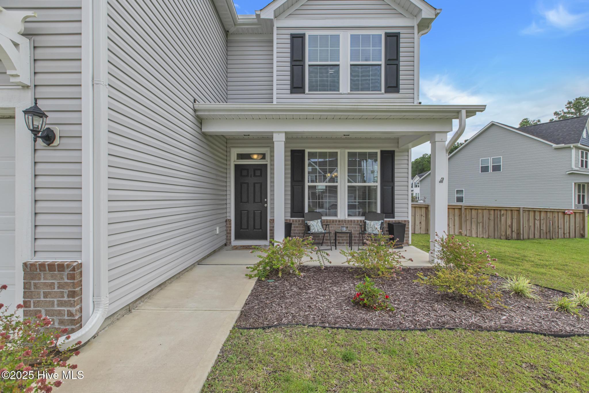 206 E Red Head Circle