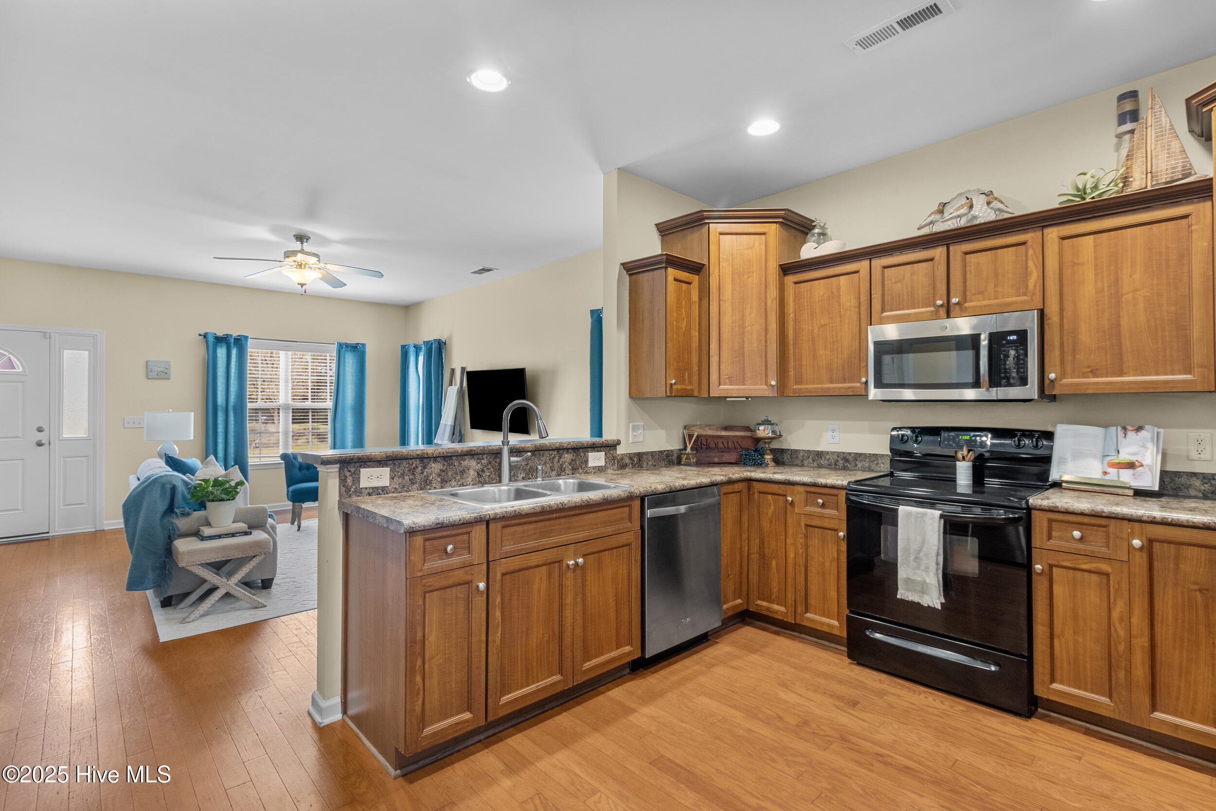 106 Regan Court, Hampstead