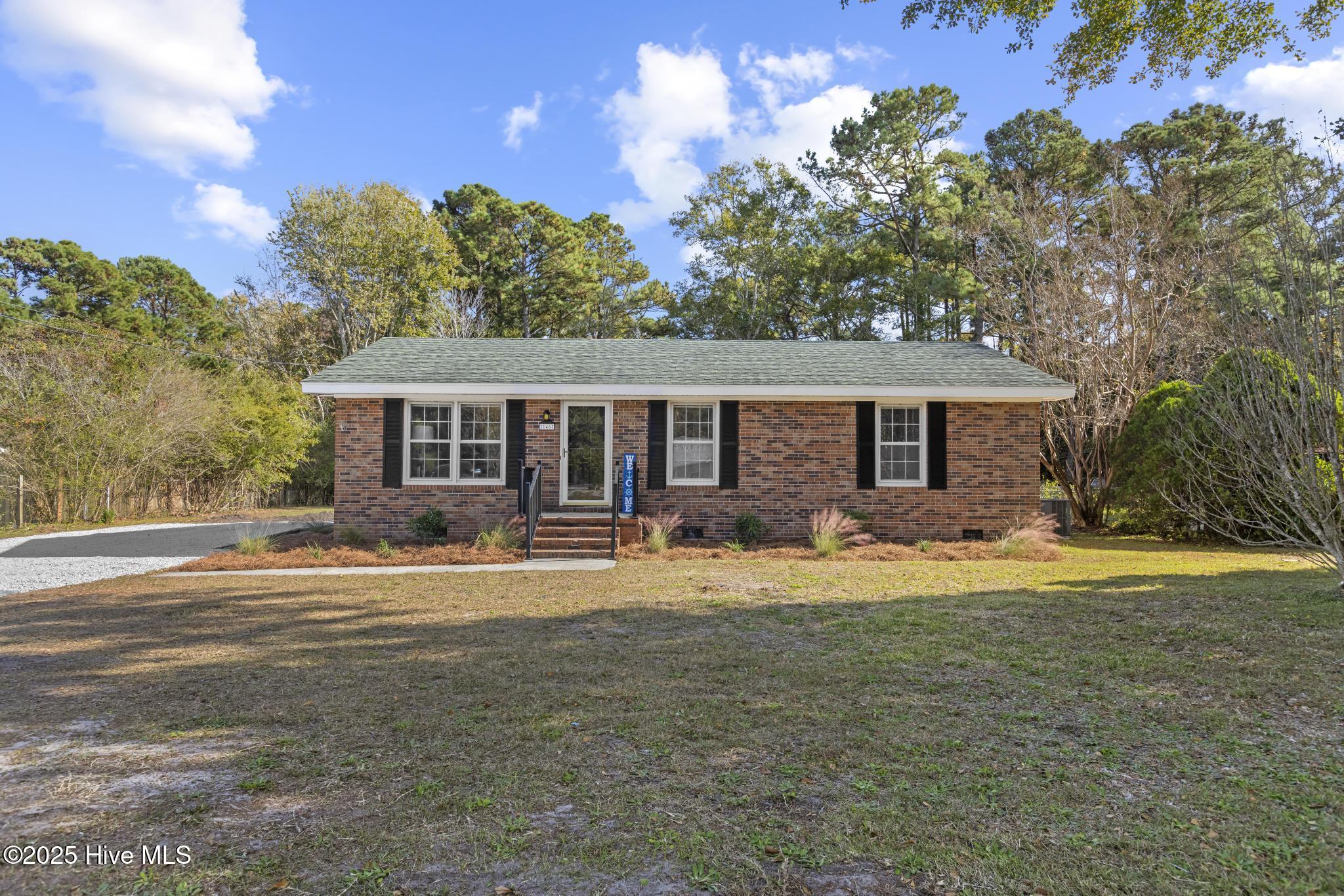 1462 Country Club Drive