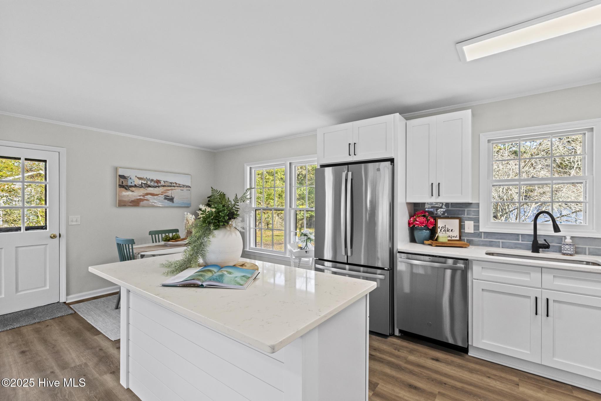 1462 Country Club Drive