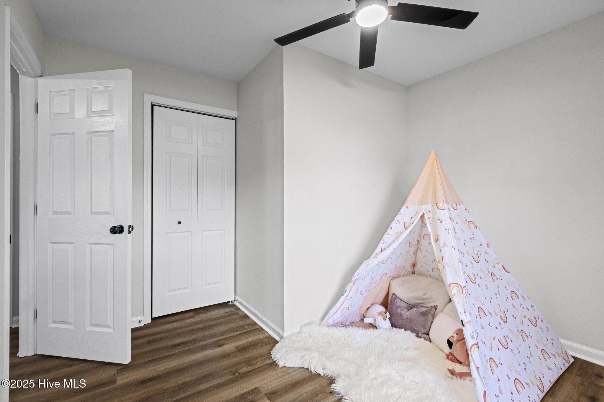 1462 Country Club Drive