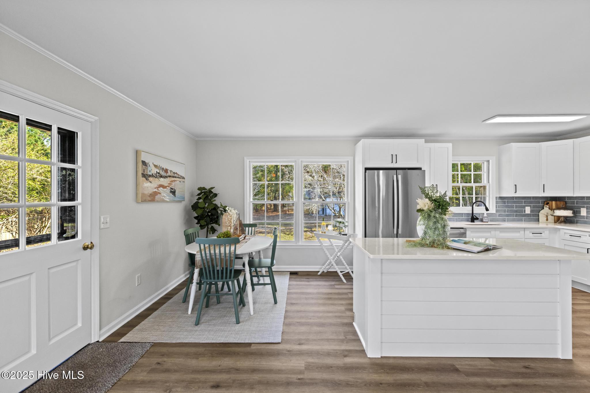 1462 Country Club Drive