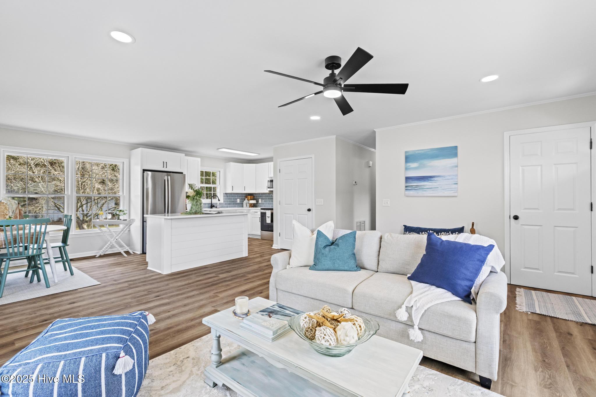 1462 Country Club Drive