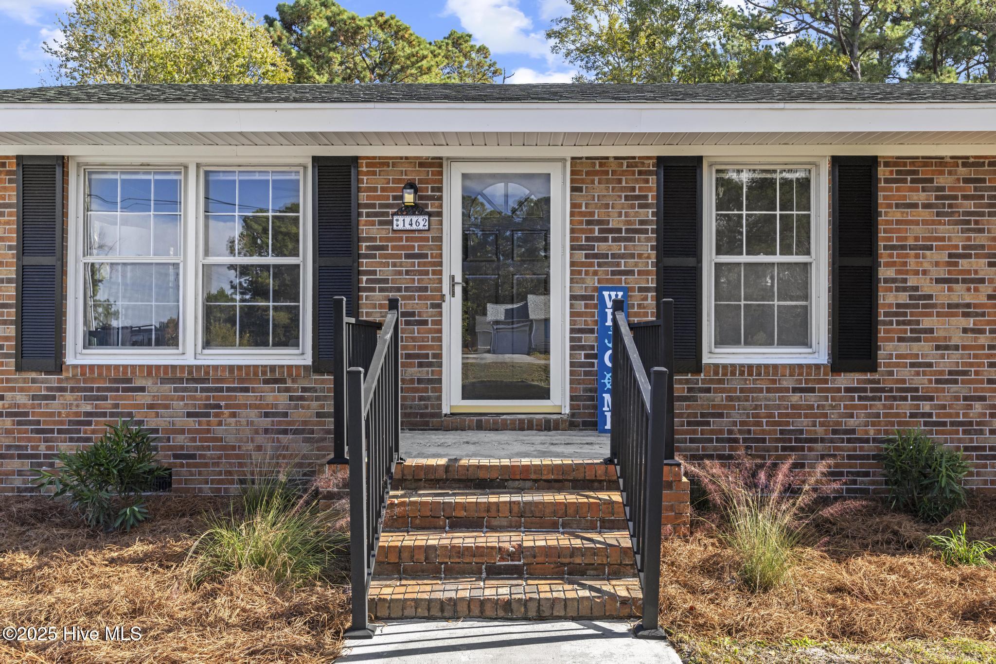 1462 Country Club Drive