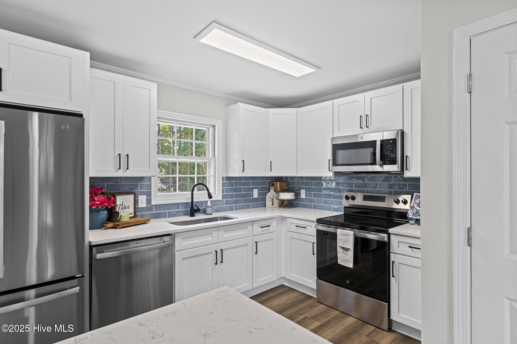 1462 Country Club Drive