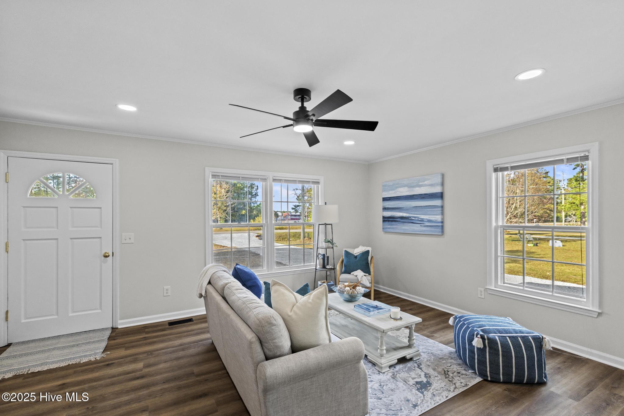 1462 Country Club Drive