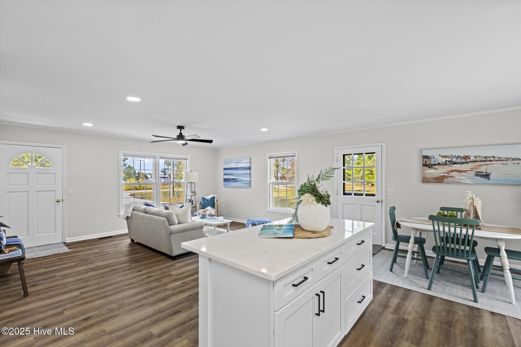 1462 Country Club Drive