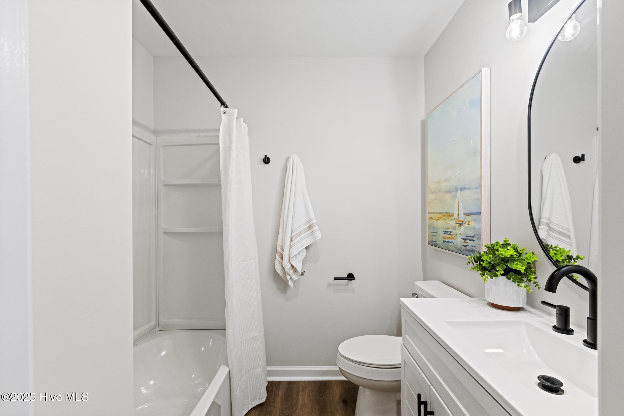 1462 Country Club Drive