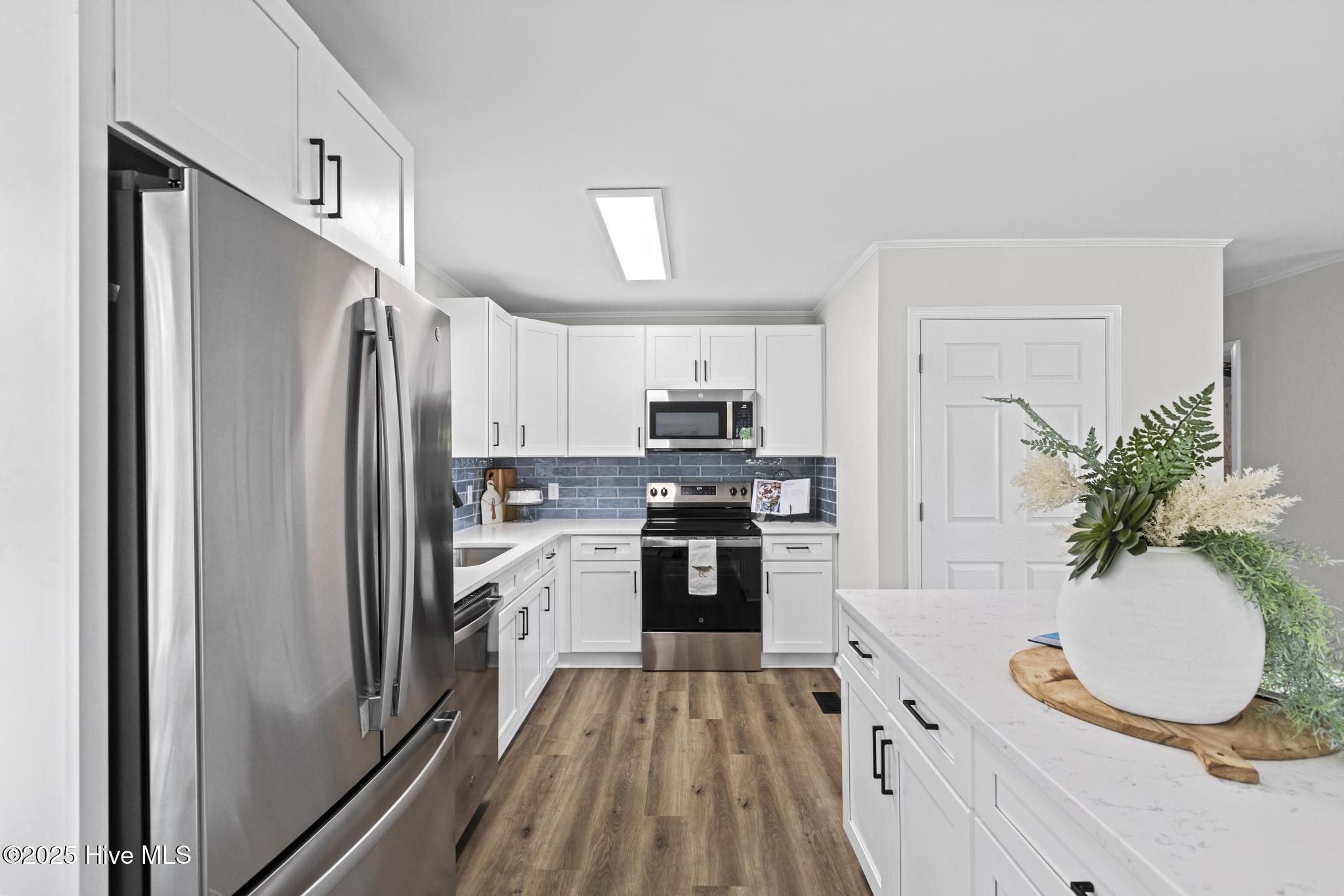 1462 Country Club Drive