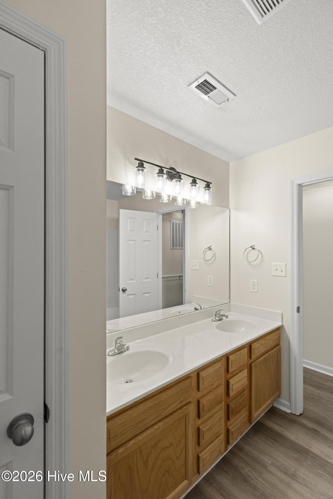 27 E Doris Avenue 111