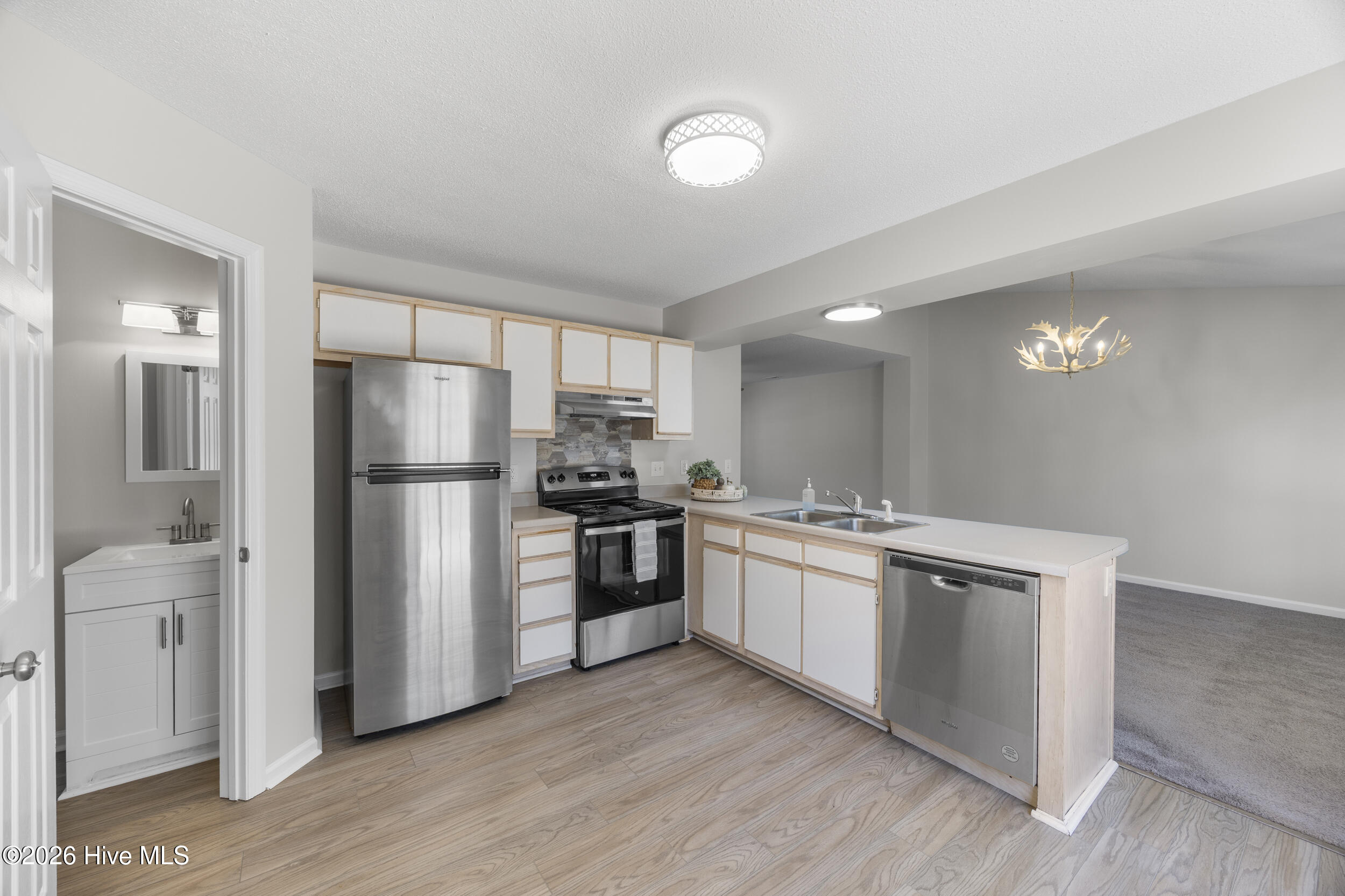 302 Winners Circle S