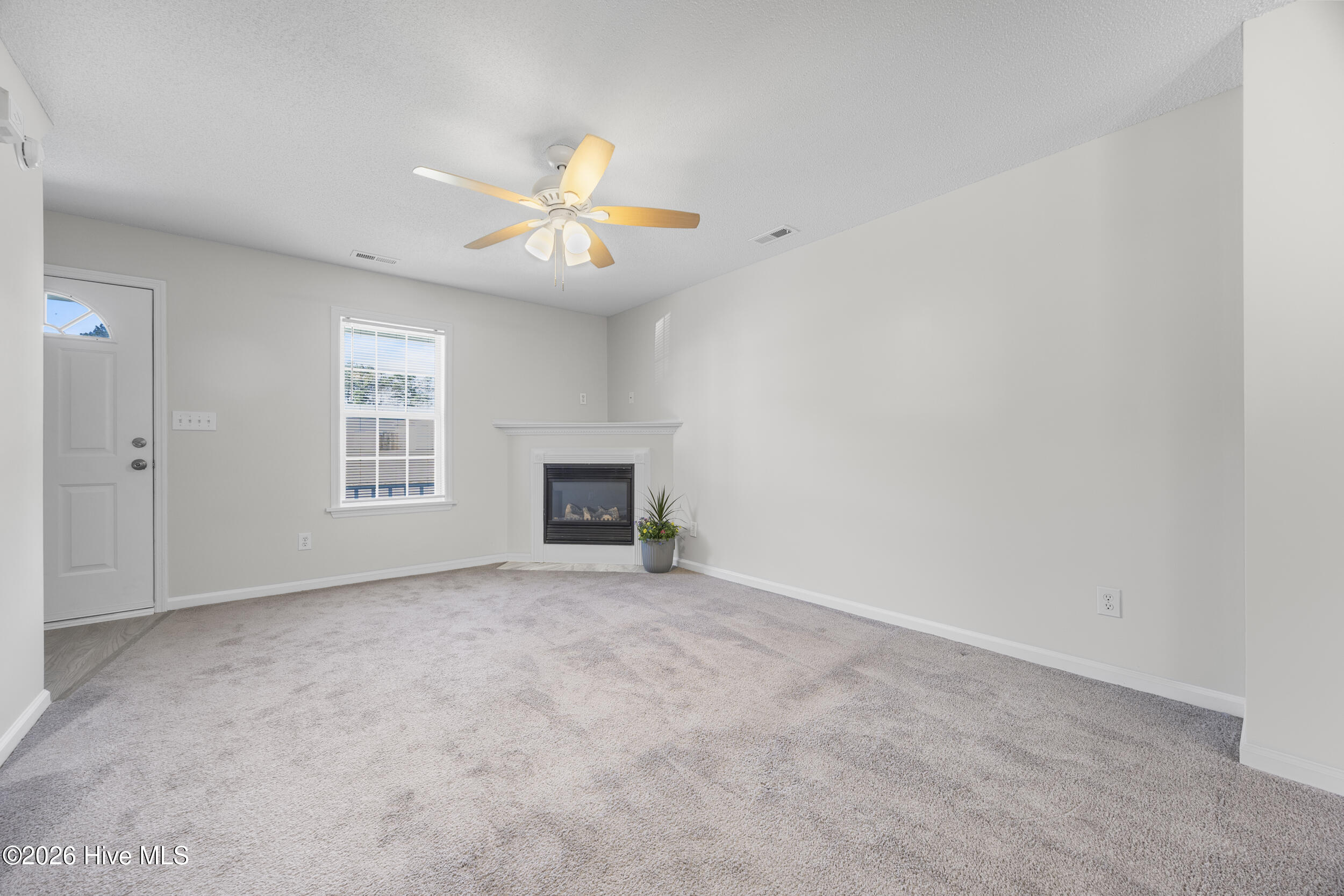 302 Winners Circle S