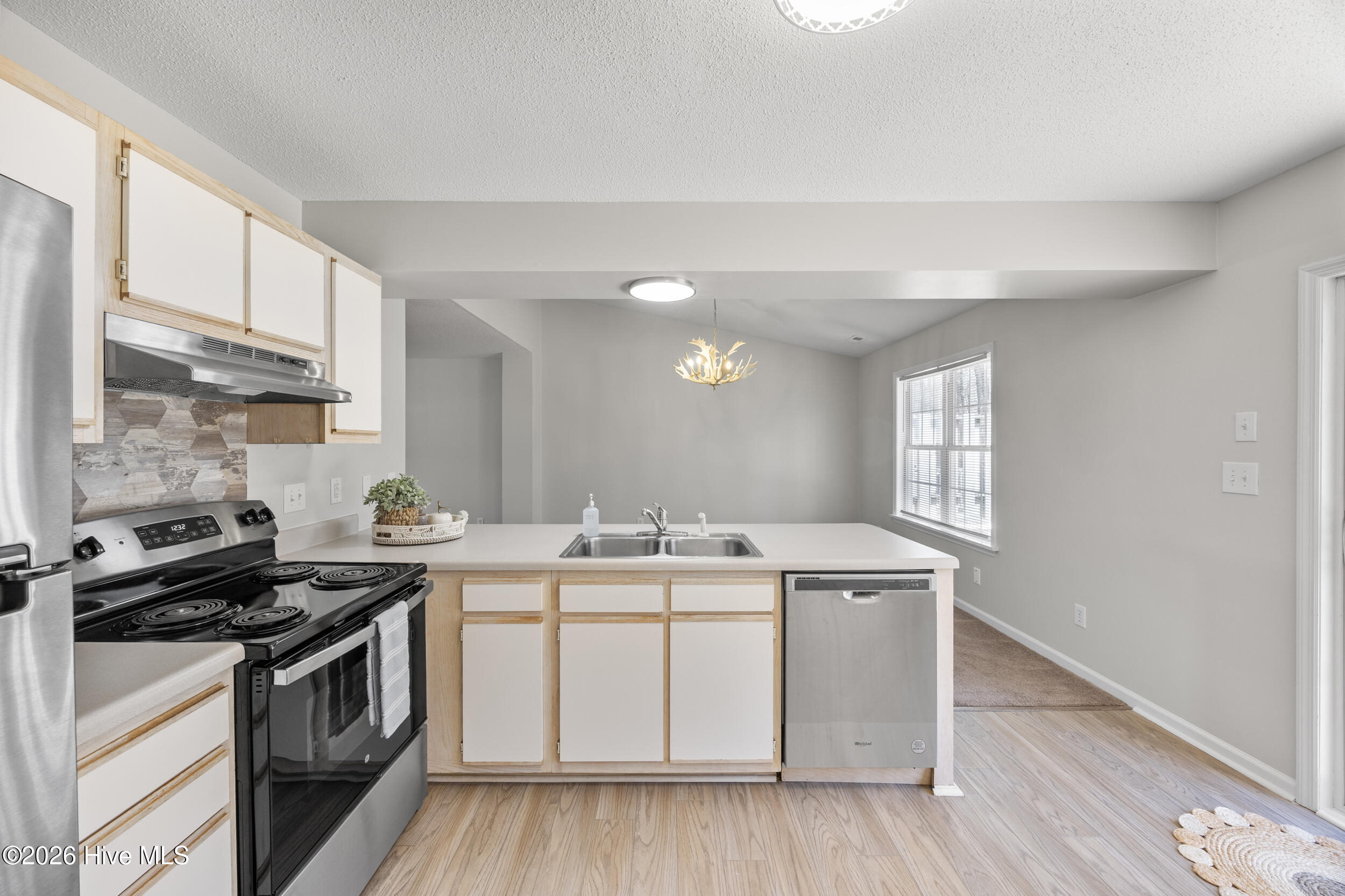 302 Winners Circle S